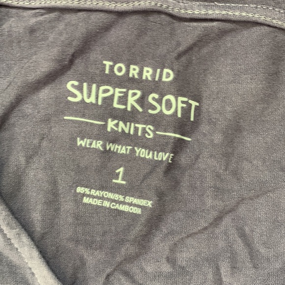 NWT Torrid Supersoft Long Sleeve Hooded T-Shirt - Picture 5 of 5